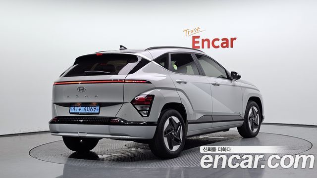 Hyundai Kona Electric (SX2) Long Range Premium 2023 — фото 2