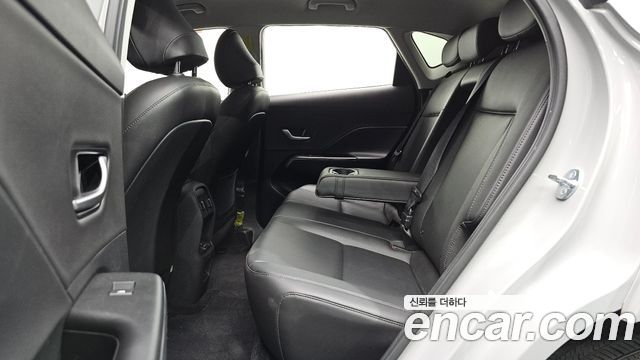 Hyundai Kona Electric (SX2) Long Range Premium 2023 — фото 11