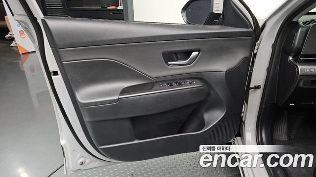 Hyundai Kona Electric (SX2) Long Range Premium 2023 — фото 24