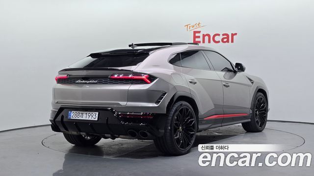 Lamborghini Urus 4.0 V8 SE 2025 — фото 2