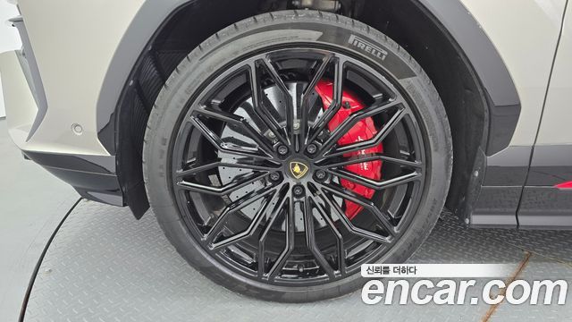Lamborghini Urus 4.0 V8 SE 2025 — фото 5
