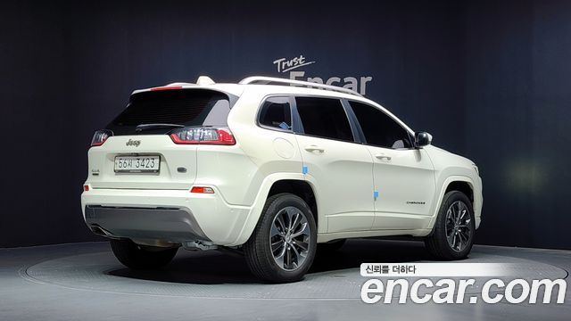 Jeep Cherokee (KL) 2.2 Diesel Overland 4WD 2019 — фото 2