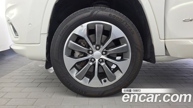 Jeep Cherokee (KL) 2.2 Diesel Overland 4WD 2019 — фото 5
