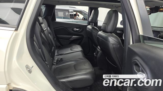 Jeep Cherokee (KL) 2.2 Diesel Overland 4WD 2019 — фото 12