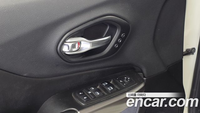 Jeep Cherokee (KL) 2.2 Diesel Overland 4WD 2019 — фото 17