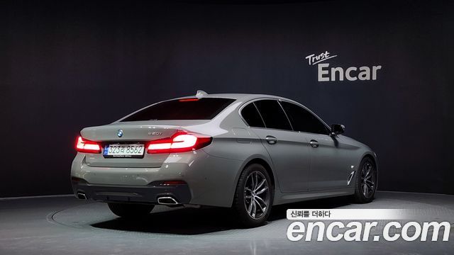 BMW 5 Series (G30) 520i M Sport 2022 — фото 2