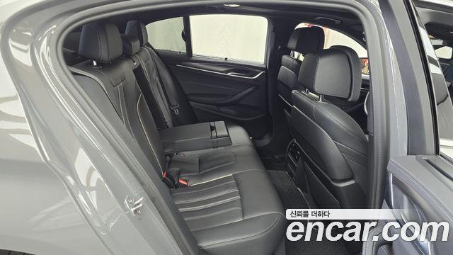 BMW 5 Series (G30) 520i M Sport 2022 — фото 11