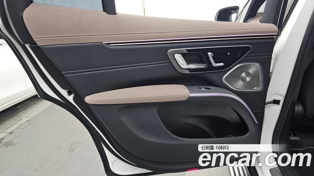 Mercedes-Benz EQS SUV (X296) EQS450 4MATIC Online Edition 2024 — фото 25