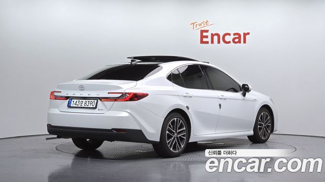 Toyota Camry (XV80) 2.5 XLE Premium Hybrid 2025 — фото 2