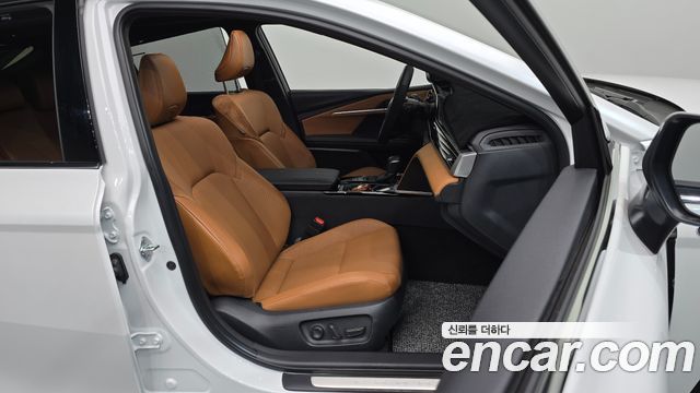 Toyota Camry (XV80) 2.5 XLE Premium Hybrid 2025 — фото 12