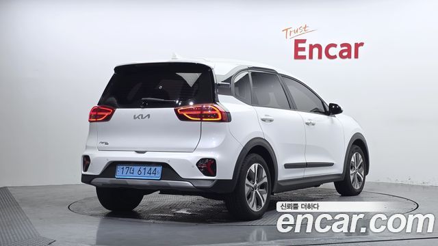 Kia Niro Plus Earth 2023 — фото 2