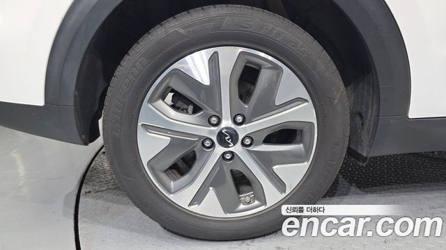 Kia Niro Plus Earth 2023 — фото 5