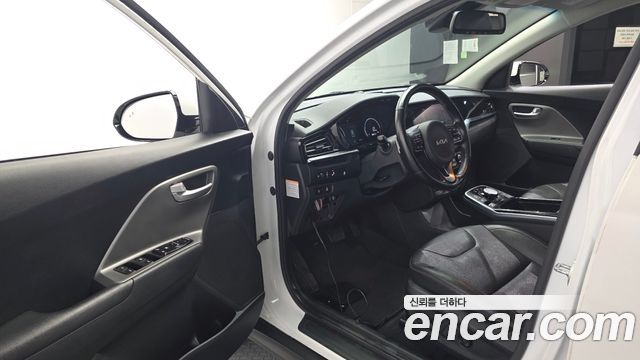 Kia Niro Plus Earth 2023 — фото 10