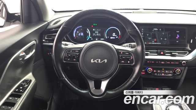 Kia Niro Plus Earth 2023 — фото 13