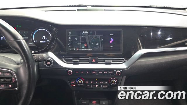 Kia Niro Plus Earth 2023 — фото 14