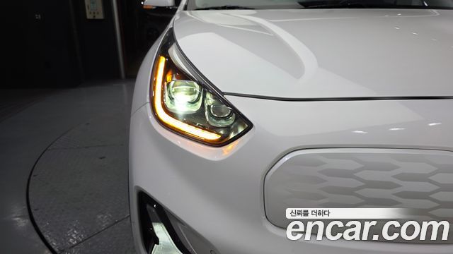 Kia Niro Plus Earth 2023 — фото 22