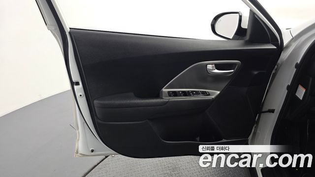 Kia Niro Plus Earth 2023 — фото 24
