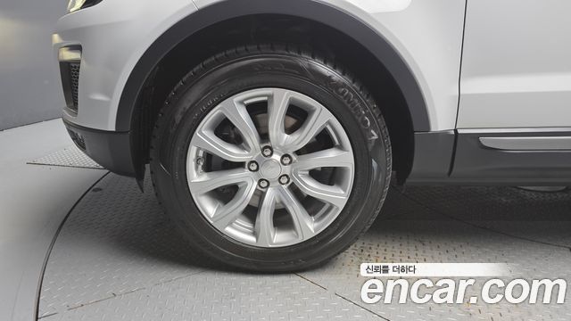 Land Rover Range Rover Evoque 2.0 TD4 SE 2018 — фото 5