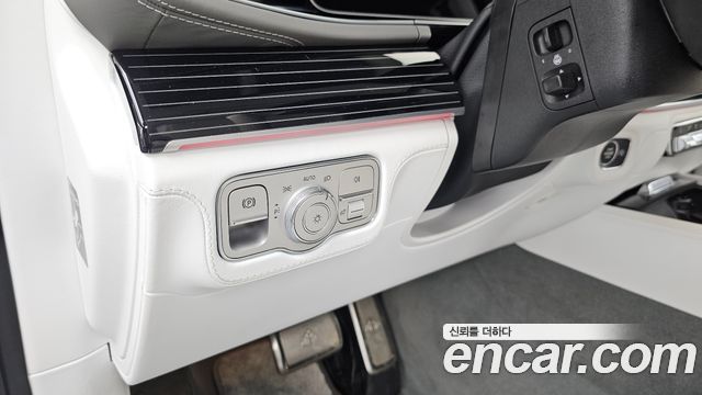 Mercedes-Benz GLS-Class (X167) Maybach GLS600 4MATIC Manufakur 2023 — фото 28