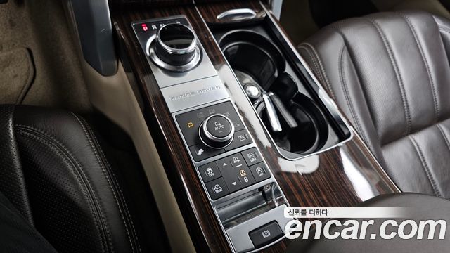 Land Rover Range Rover (IV) 5.0 SC Vogue SE 2017 — фото 9