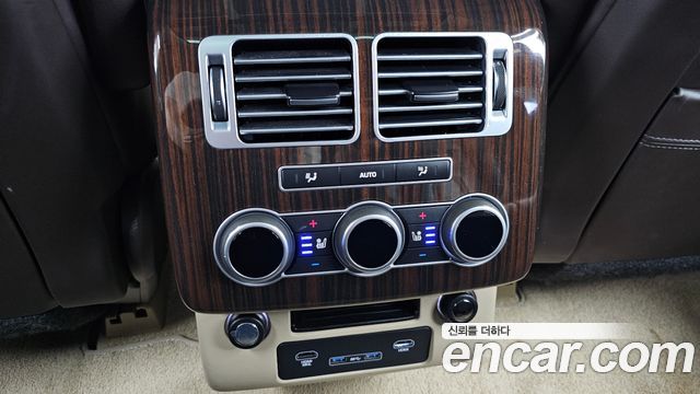 Land Rover Range Rover (IV) 5.0 SC Vogue SE 2017 — фото 18