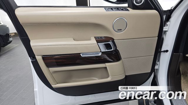 Land Rover Range Rover (IV) 5.0 SC Vogue SE 2017 — фото 24