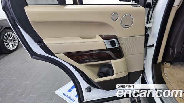 Land Rover Range Rover (IV) 5.0 SC Vogue SE 2017 — фото 25