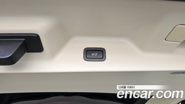 Land Rover Range Rover (IV) 5.0 SC Vogue SE 2017 — фото 34