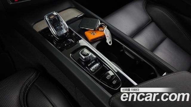 Volvo XC60 (II) B6 Inscirtion 2021 — фото 9