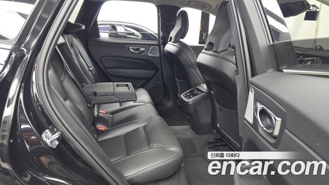 Volvo XC60 (II) B6 Inscirtion 2021 — фото 12
