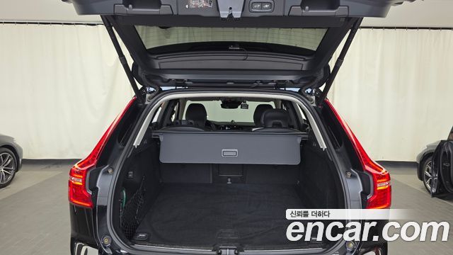 Volvo XC60 (II) B6 Inscirtion 2021 — фото 20
