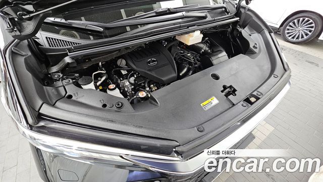 Lexus LM (II) 500h Royal 2025 — фото 6