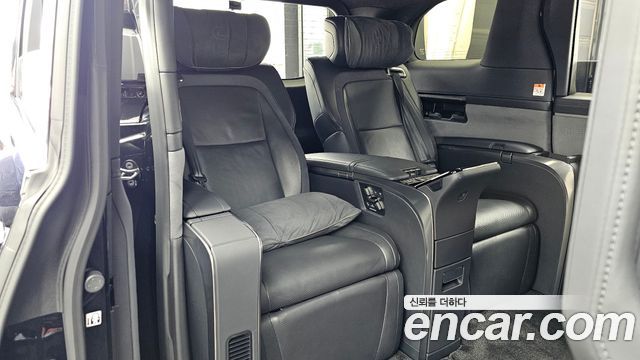 Lexus LM (II) 500h Royal 2025 — фото 12