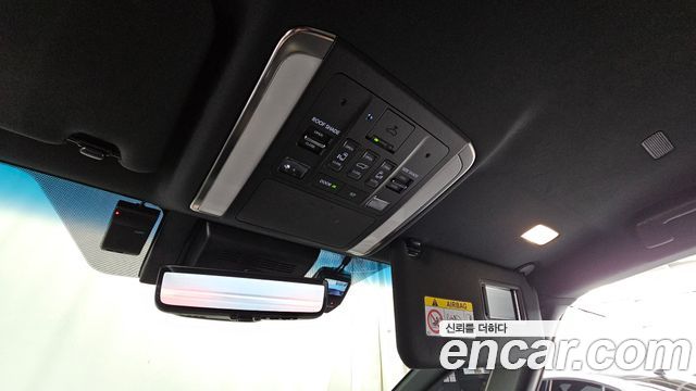 Lexus LM (II) 500h Royal 2025 — фото 18