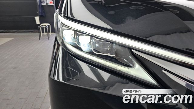 Lexus LM (II) 500h Royal 2025 — фото 22