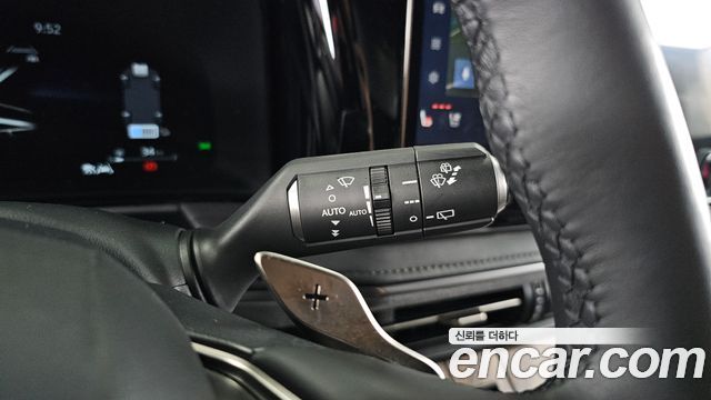 Lexus LM (II) 500h Royal 2025 — фото 28
