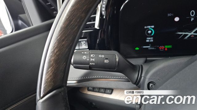 Lexus LM (II) 500h Royal 2025 — фото 30