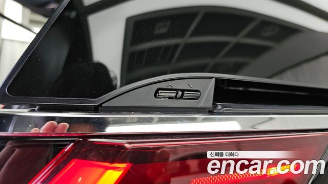 Lexus LM (II) 500h Royal 2025 — фото 33