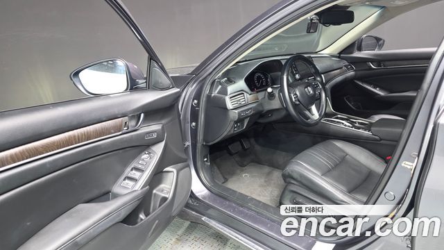 Honda Accord (X) 2.0 Hybrid Touring 2020 — фото 10