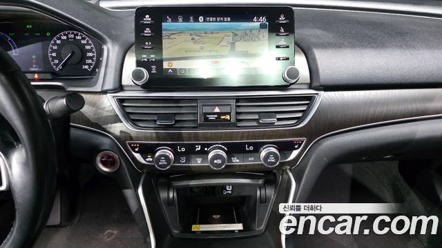 Honda Accord (X) 2.0 Hybrid Touring 2020 — фото 13
