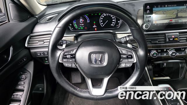 Honda Accord (X) 2.0 Hybrid Touring 2020 — фото 14