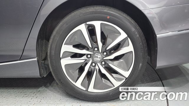 Honda Accord (X) 2.0 Hybrid Touring 2020 — фото 21