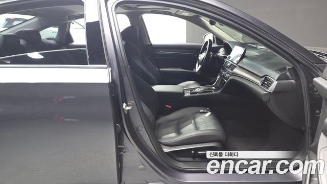 Honda Accord (X) 2.0 Hybrid Touring 2020 — фото 26