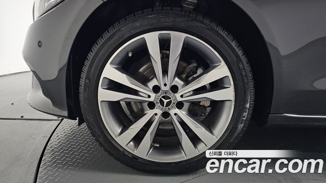 Mercedes-Benz C-Class (W205) C220 d 4MATIC 2020 — фото 5