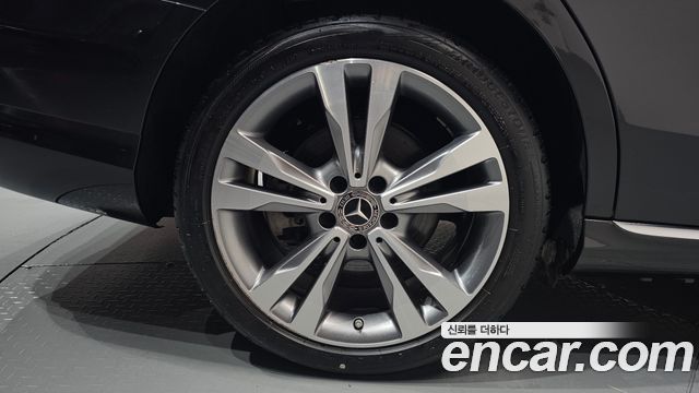 Mercedes-Benz C-Class (W205) C220 d 4MATIC 2020 — фото 21