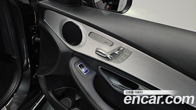 Mercedes-Benz C-Class (W205) C220 d 4MATIC 2020 — фото 32