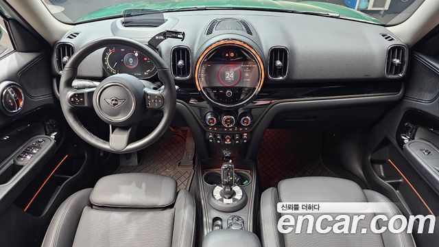 MINI Cooper Countryman Classic Plus Launch Pack 2nd Gen 2023 — фото 7