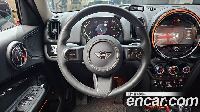 MINI Cooper Countryman Classic Plus Launch Pack 2nd Gen 2023 — фото 13