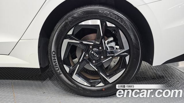 Kia K5 (III) 2.0 Prestige 2024 — фото 27