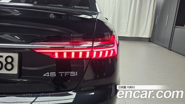 Audi A6 (C8) 45 TFSI Premium 2021 — фото 23